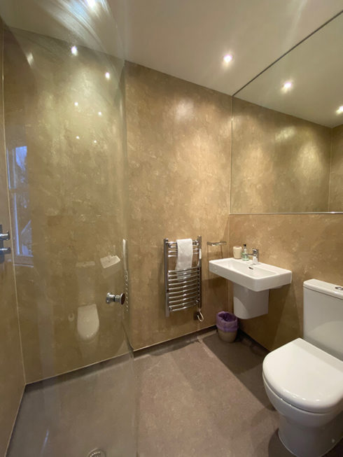 Picture of Telford room's bathroom